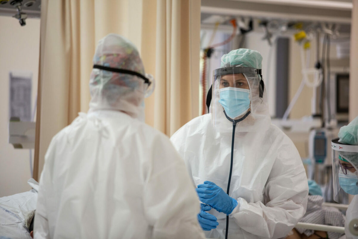 L'epidemiologo contro le ipotesi del governo: "Niente dati giornalieri? Si vuole censurare l'epidemia" L'epidemiologo contro le ipotesi del governo: "Niente dati giornalieri? Si vuole censurare l'epidemia"