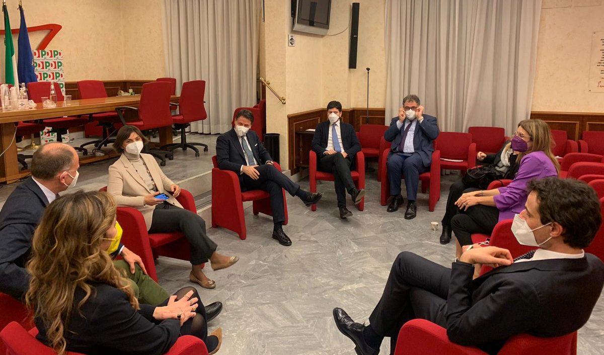 Pd-M5s e Leu bocciano la rosa della destra: "Sui quei nomi non può esserci larga condivisione" Pd-M5s e Leu bocciano la rosa della destra: "Sui quei nomi non può esserci larga condivisione"