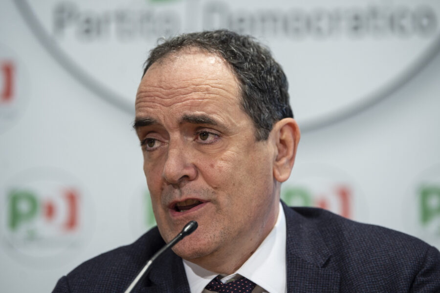 Mirabelli (Pd): "Le parole di D'Alema non aiutano ma la richiesta di congresso è incomprensibile"