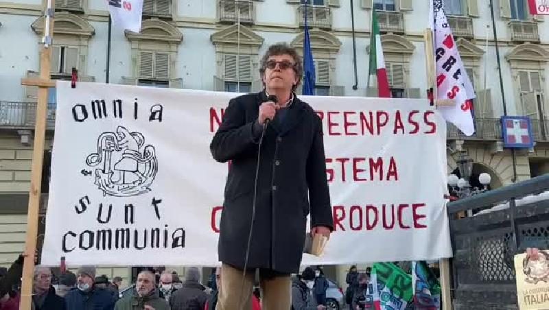 Il prof lancia il Comitato di liberazione nazionale anti-green pass, l'ira dell'Anpi: "Paragone volgare e indecente" Il prof lancia il Comitato di liberazione nazionale anti-green pass, l'ira dell'Anpi: "Paragone volgare e indecente"