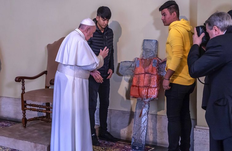 Papa Francesco, lettera ai volontari di Mediterranea: "Prego per la vostra missione"