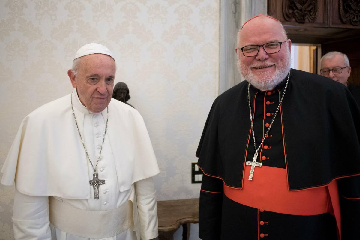 Il cardinale Marx per la fine del celibato: "Sarebbe meglio avere anche sacerdoti sposati" Il cardinale Marx per la fine del celibato: "Sarebbe meglio avere anche sacerdoti sposati"