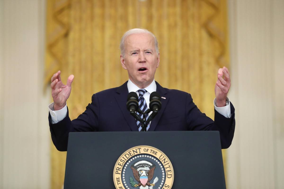 Biden: "Niente truppe in Ucraina" se no scoppia la terza guerra mondiale. Ma manda altri 7mila soldati in Europa