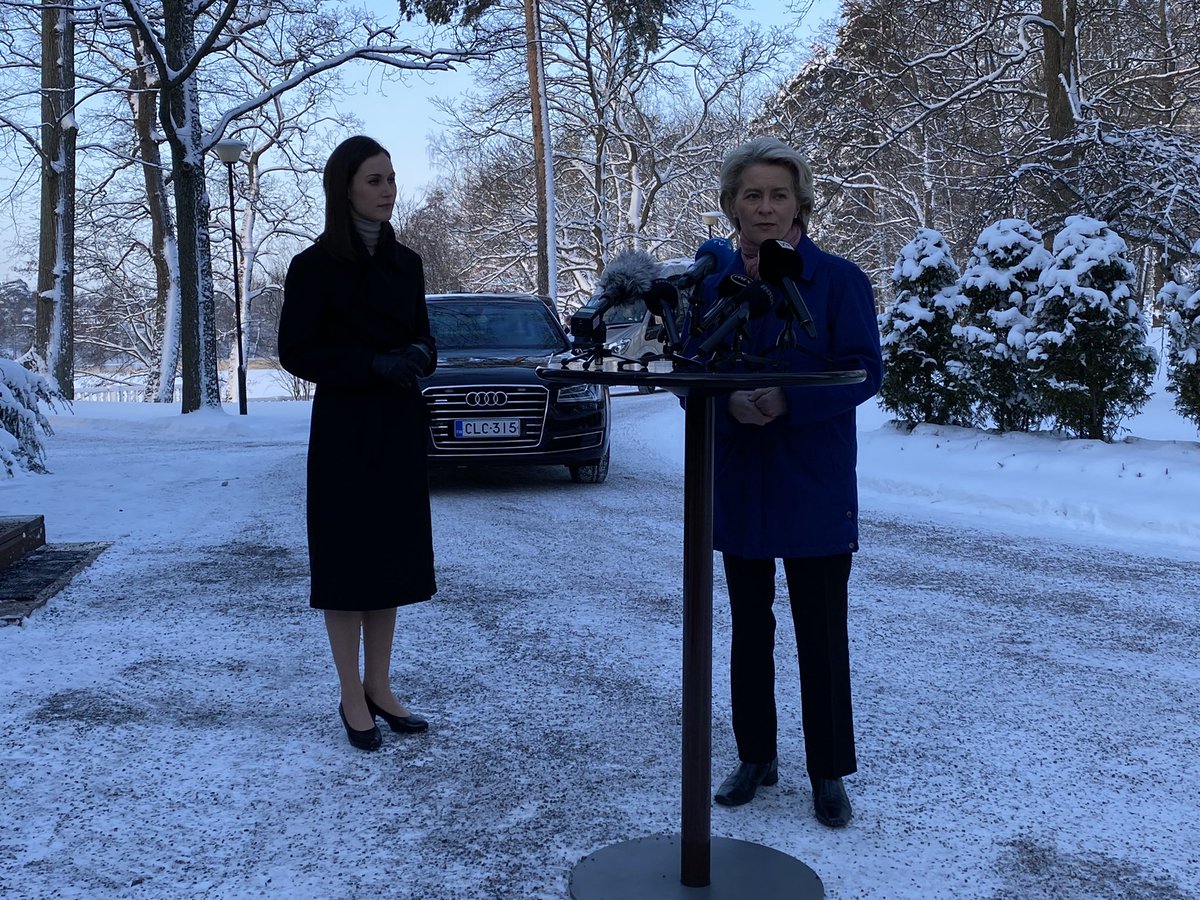 Ursula von der Leyen: "Sanzioni economiche e finanziarie in caso di aggressione della Russia all'Ucraina"