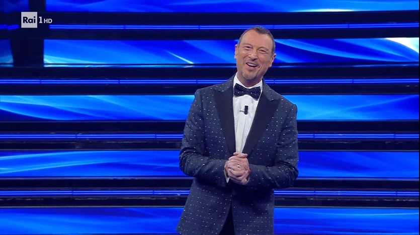 Sanremo, Amadeus saluta Mattarella con "Grande, grande, grande" di Mina Sanremo, Amadeus saluta Mattarella con "Grande, grande, grande" di Mina