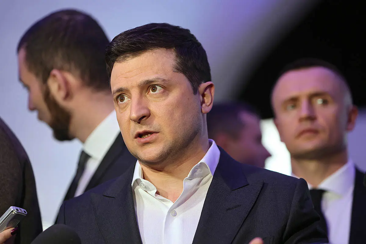 Zelensky se la prende con Draghi: "La prossima volta cercherò di spostare l'agenda bellica per essere puntuale"