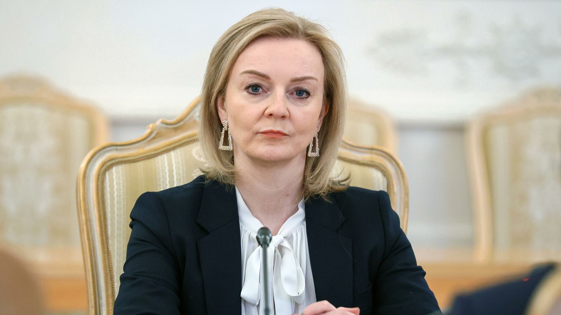 Ucraina, il Regno Unito avverte: "In caso di invasione russa sanzioni contro gli oligarchi"
