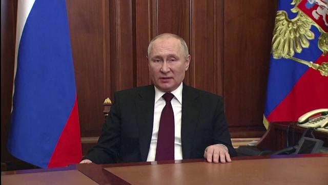 Invasione dell'Ucraina, il pretesto di Putin: 'de-nazificare' il Paese. Cosa intende lo zar?