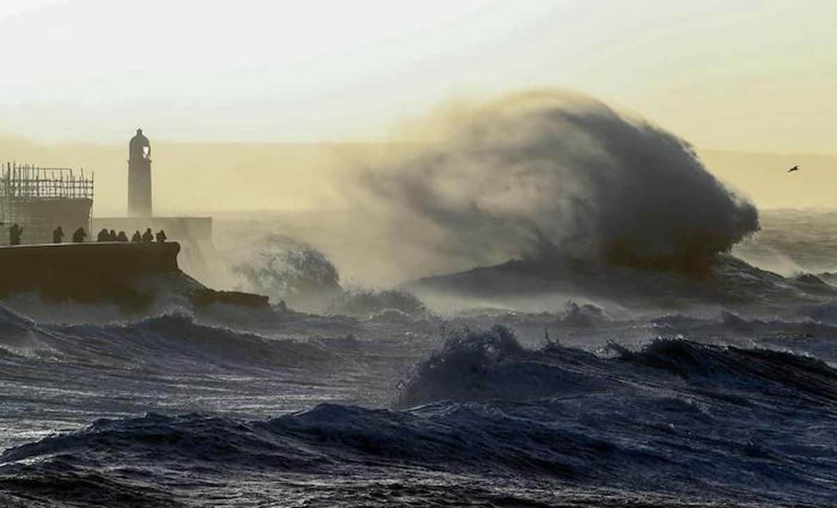 Doveva arrivare la primavera invece ecco la tempesta Eunice in azione anche sull'Italia: vento, pioggia e neve Doveva arrivare la primavera invece ecco la tempesta Eunice in azione anche sull'Italia: vento, pioggia e neve