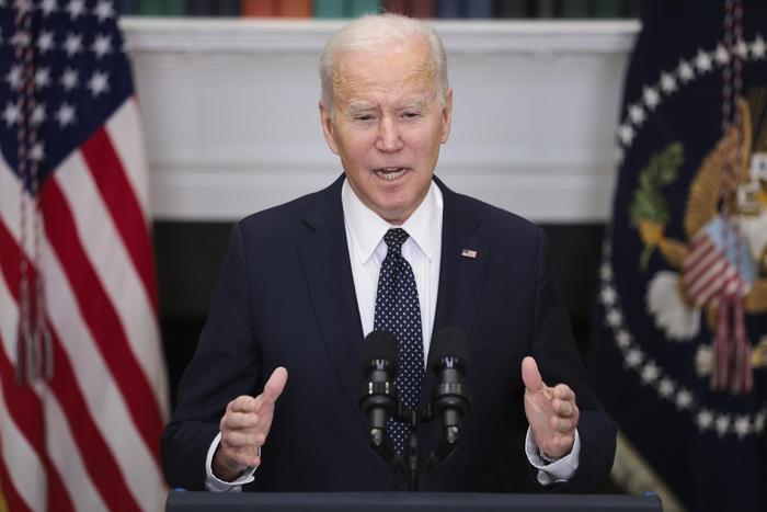 Biden: La Russia cerca falsi pretesti per la guerra (ma l'est dell'Ucraina è già in guerra)