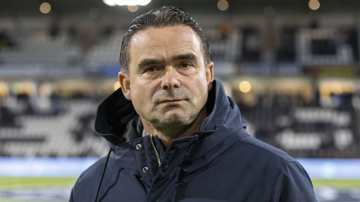 Marc Overmars allontanato dall'Ajax di Amsterdam: "Molestie sessuali" Marc Overmars allontanato dall'Ajax di Amsterdam: "Molestie sessuali"