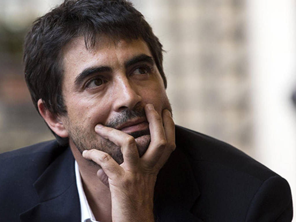 Pfizer annuncia 130 esuberi a Catania e Fratoianni insorge: "I miliardi incassati con la pandemia non bastano..."