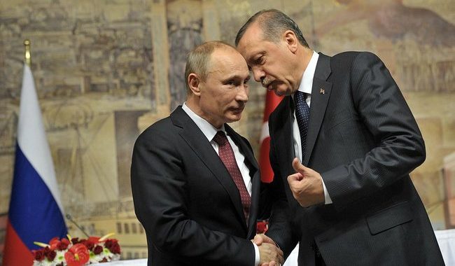 Putin a Erdogan: "Il nostro intervento nel Donbass è una risposta all'aggressione di Kiev"