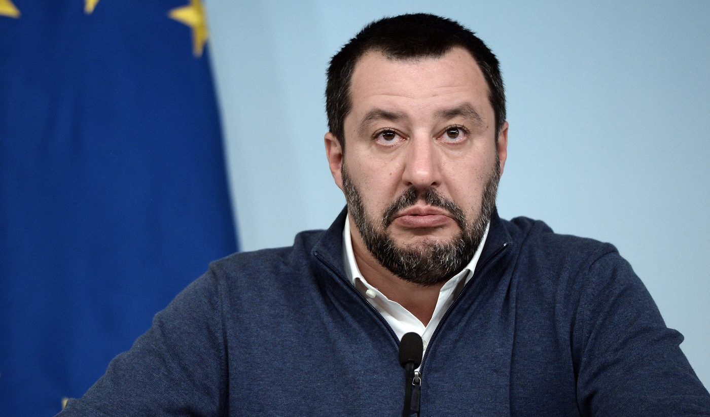 Salvini fa retorica sull'8 marzo: continua a travestirsi da pacifista ma ancora non nomina Putin Salvini fa retorica sull'8 marzo: continua a travestirsi da pacifista ma ancora non nomina Putin