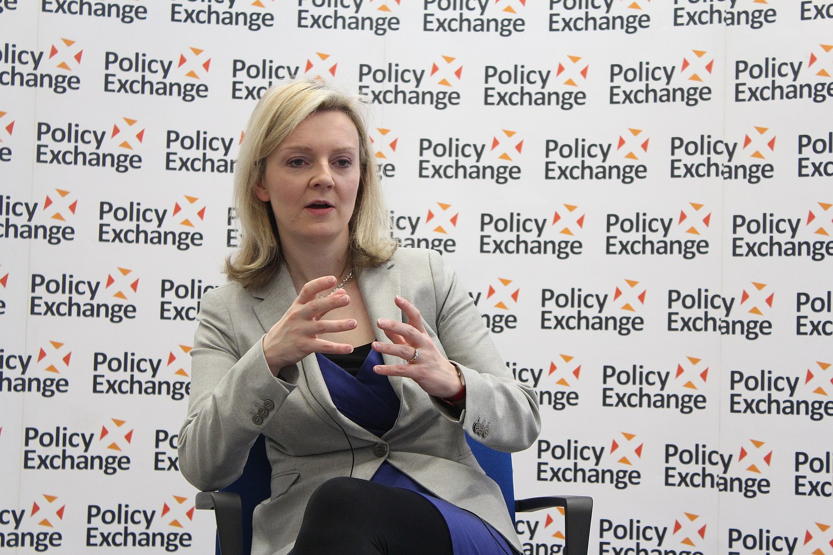 Liz Truss: "Sanzioni revocate se la Russia si ritira dall'Ucraina senza altre aggressioni"