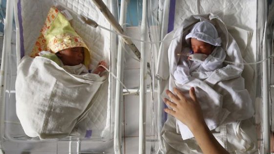 Ucraina, la clinica di maternità surrogata a rischio bombe. Bambini spostati in un bunker Ucraina, la clinica di maternità surrogata a rischio bombe. Bambini spostati in un bunker