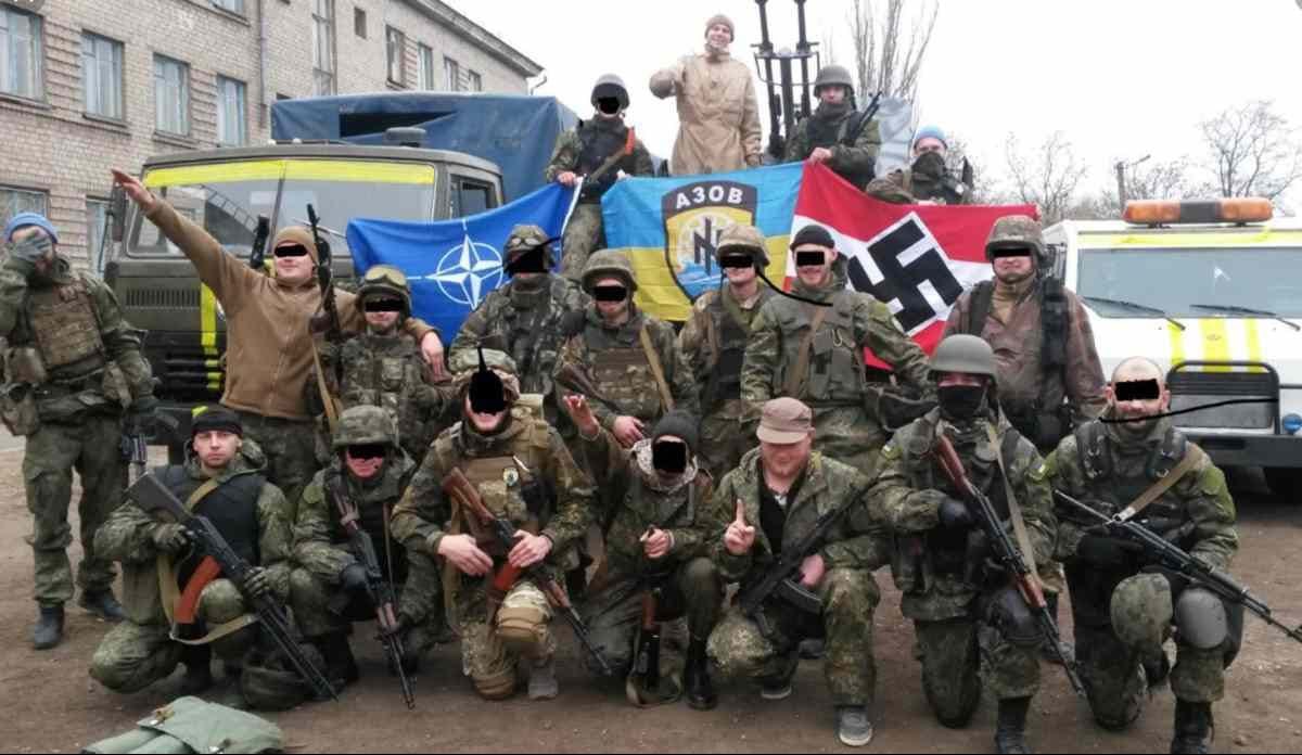 Battaglione Azov, chi sono i neonazisti che stanno combattendo a Mariupol Battaglione Azov, chi sono i neonazisti che stanno combattendo a Mariupol