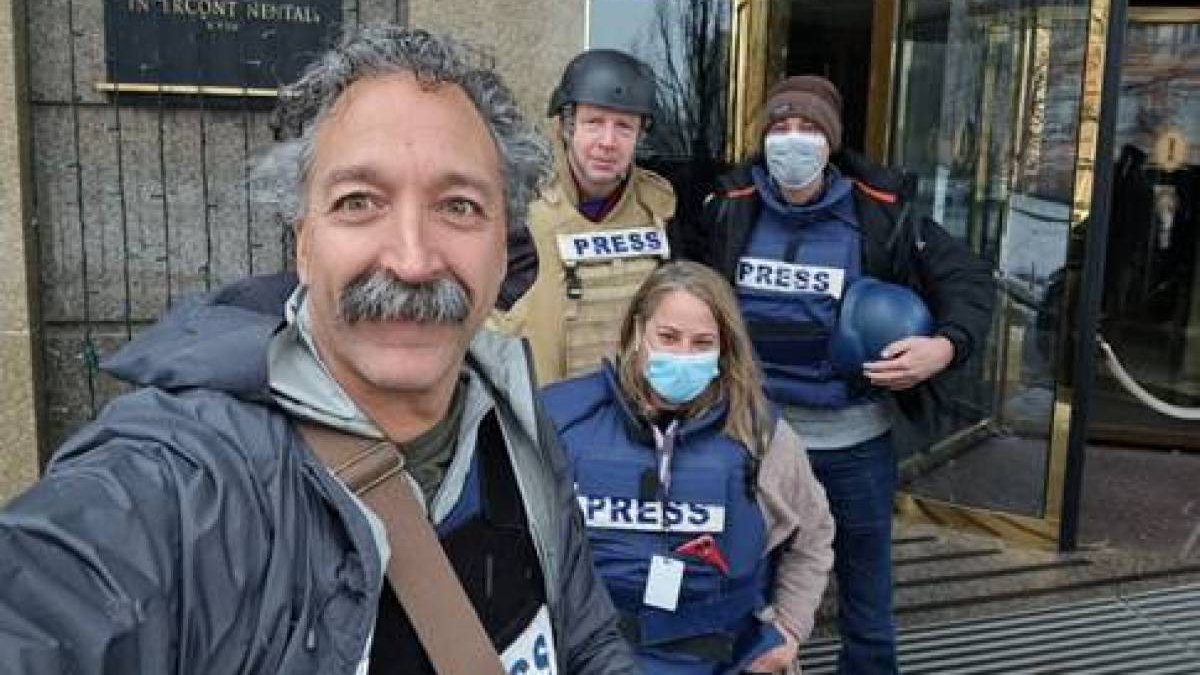 Ucraina, morto Pierre Zakrzewski di Fox News: la sua troupe colpita dal fuoco russo