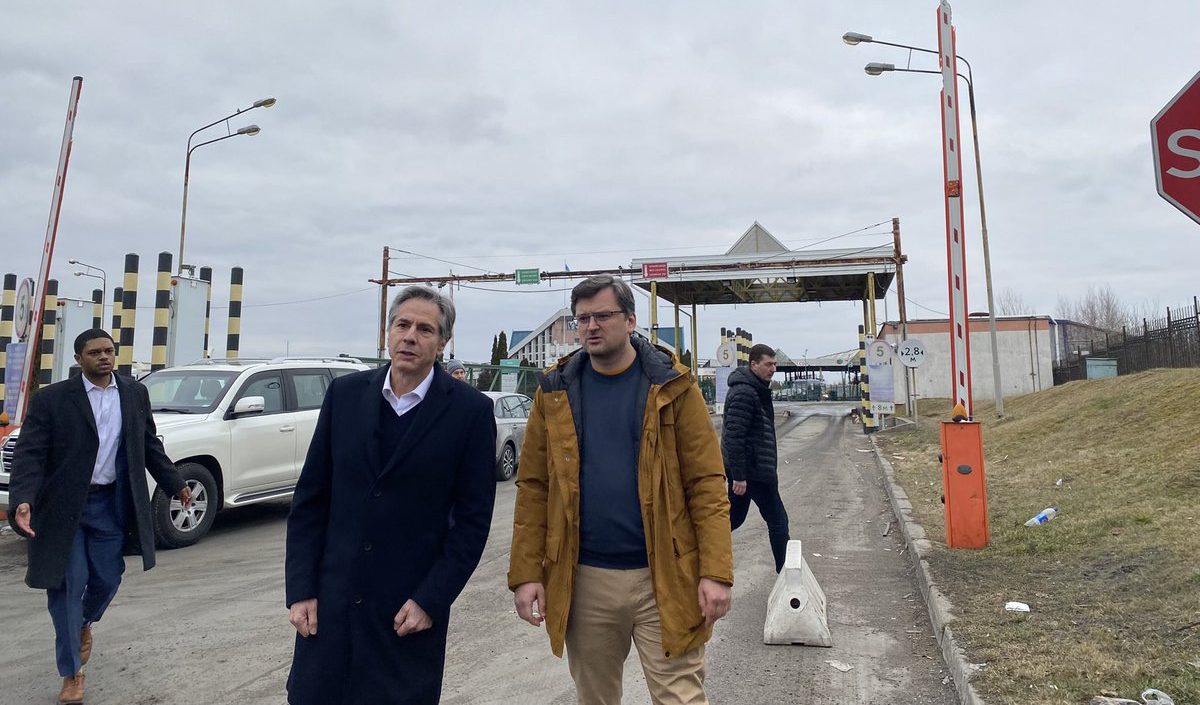 Ucraina, Kuleba incontra Blinken: "Vinceremo, ma servono armi e decisioni forti contro la Russia"