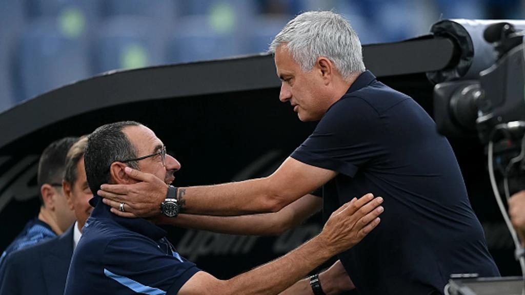 Derby, Mourinho: "Voglio vincere". Per Sarri è un evento unico Derby, Mourinho: "Voglio vincere". Per Sarri è un evento unico