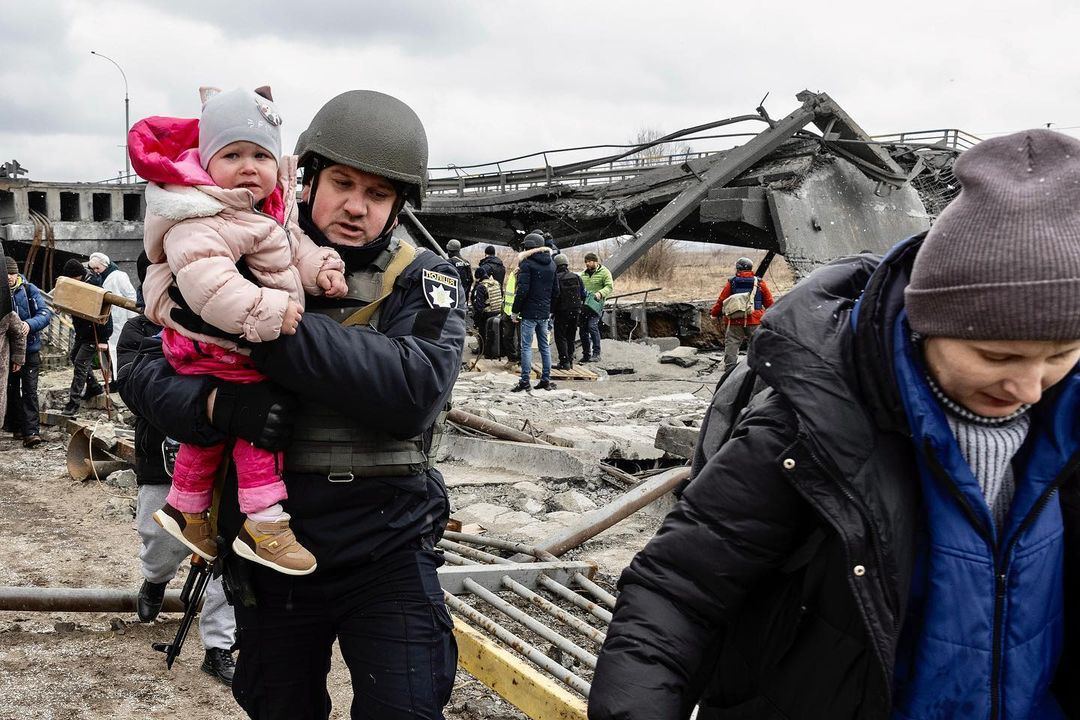 Ucraina, i russi bombardano Kharkiv: morti e feriti, tra loro un bambino Ucraina, i russi bombardano Kharkiv: morti e feriti, tra loro un bambino