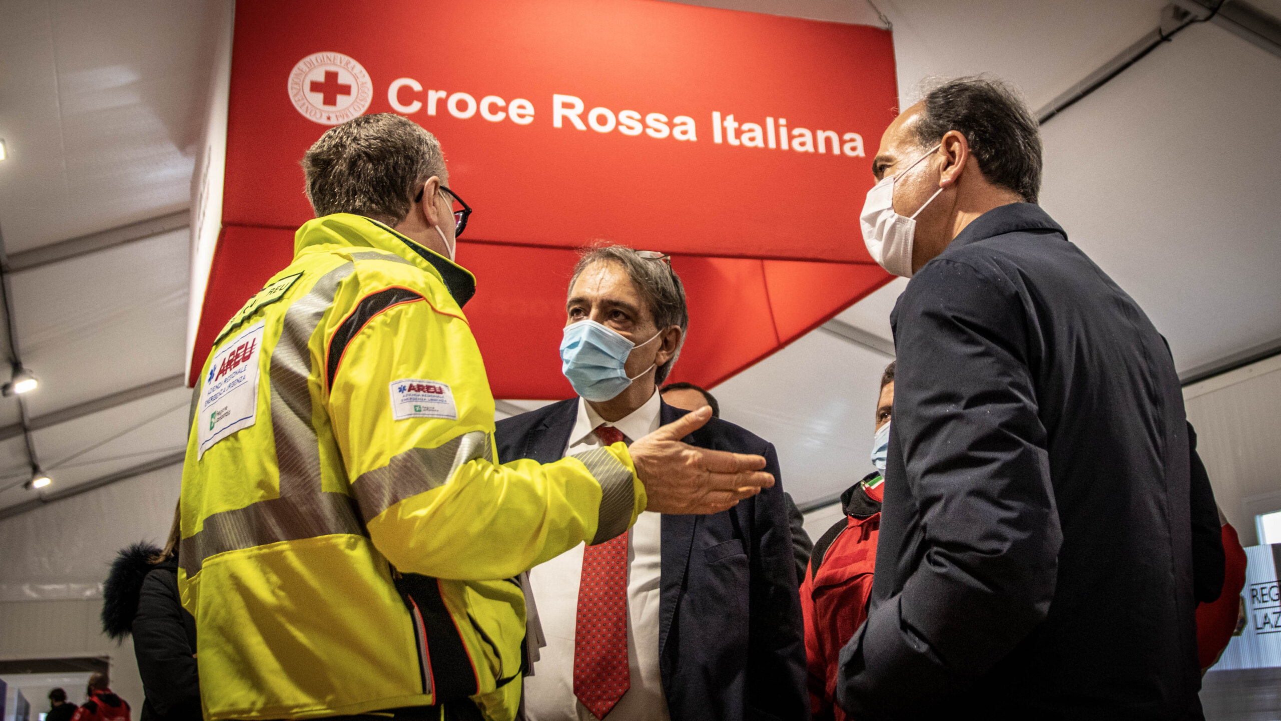 Virus e Guerra, all'hub della stazione Termini di Roma vaccini anti-Covid per i profughi ucraini
