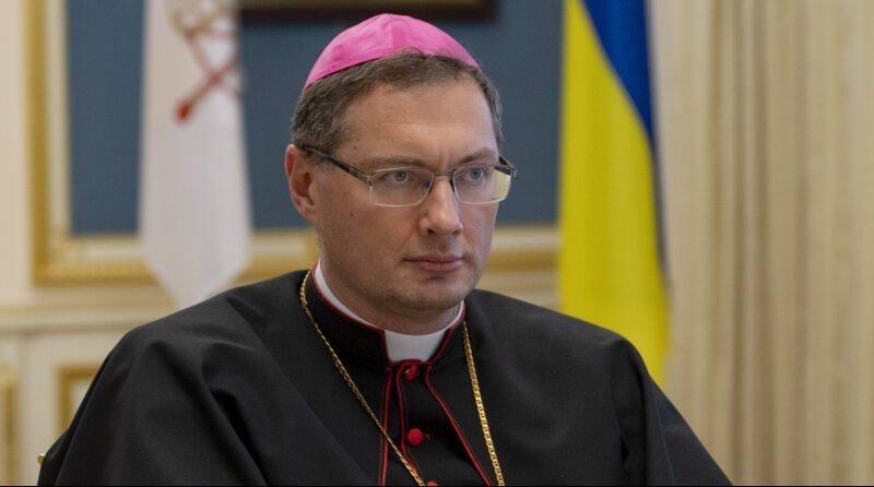 Ucraina, il nunzio apostolico non lascia Kiev: "Ho il dovere di restare vicino alla gente"