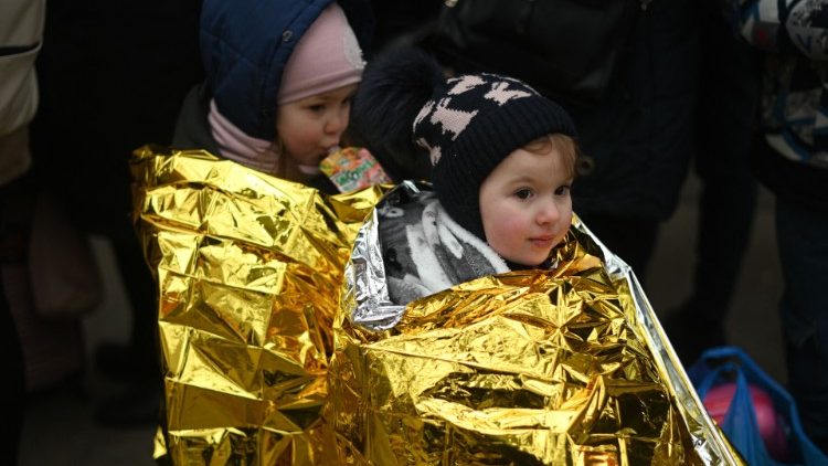 Guerra in Ucraina, l’Unicef: “Un milione di bambini in fuga dalle bombe”