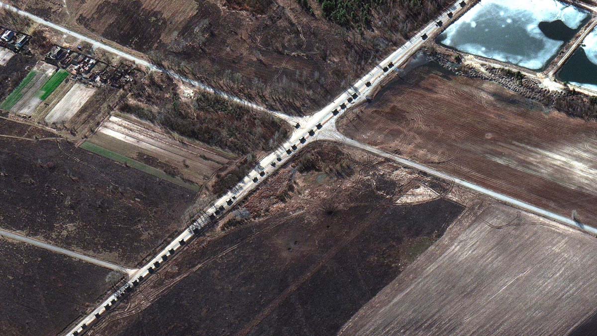 convoglio-russo Ucraina, il convoglio russo lungo 60 chilometri è arrivato a 20 chilometri da Kiev