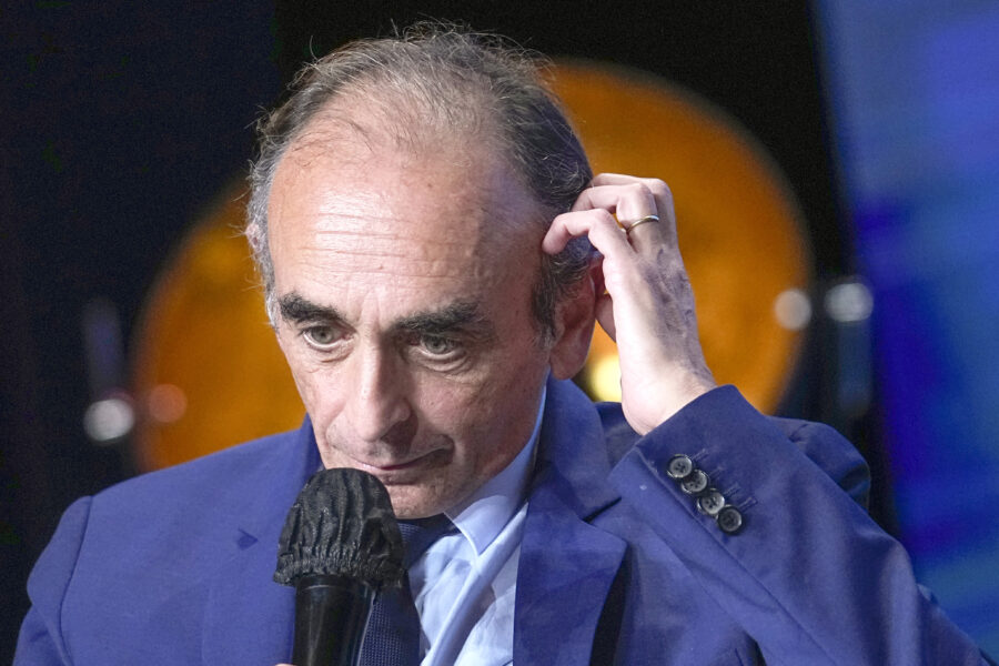 Francia, Eric Zemmour: "Le deportazioni naziste dei gay? Una leggenda". Denunciato