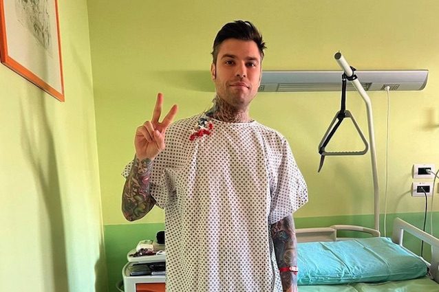 fedez-tumore-pancreas-foto-ospedale Fedez: "Ho un tumore al pancreas". Le foto dopo l'operazione