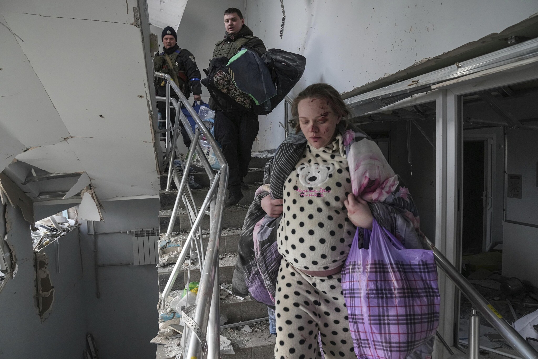 L'Ambasciata russa in Italia: "L'ospedale di Mariupol era occupato dai nazisti". Ditelo a quei bambini uccisi