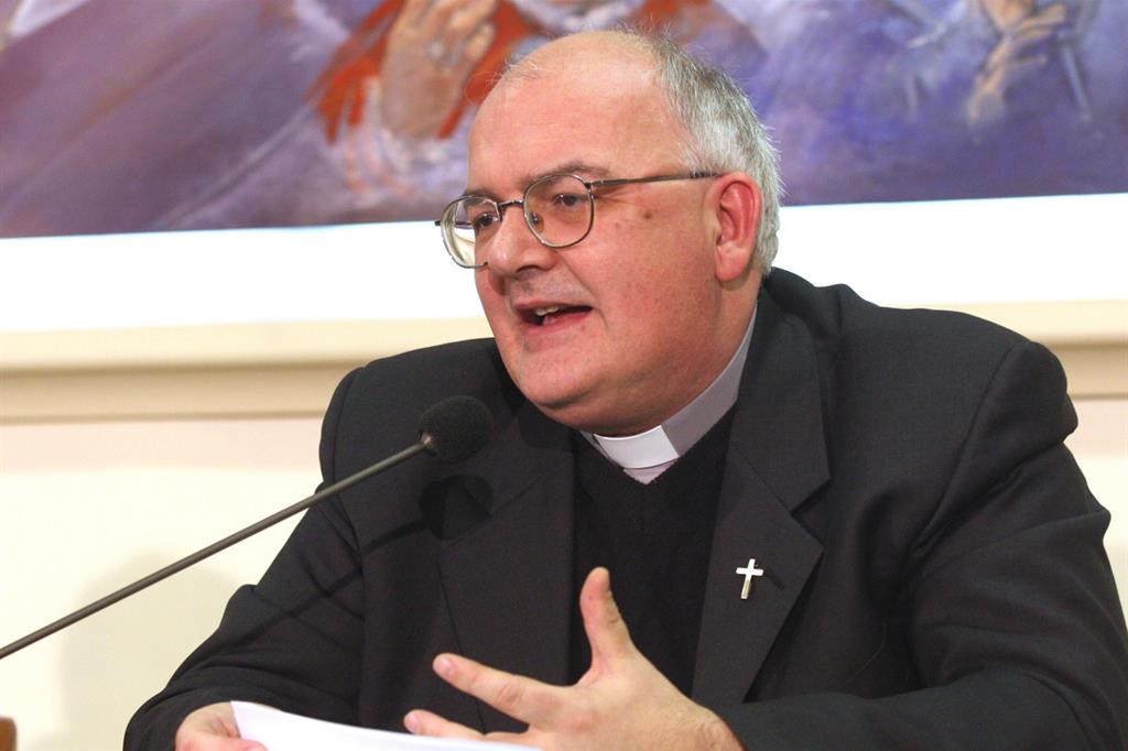 mons-perego-migrantes Mons. Perego (Migrantes): "Forse questa guerra ci farà aprire il cuore per accogliere tutti i profughi"