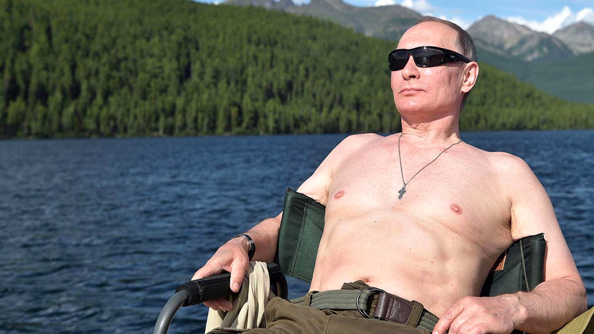 putin-propaganda Putin e i gossip sulla sua vita misteriosa: ha il cancro? La sua fidanzata è scappata?