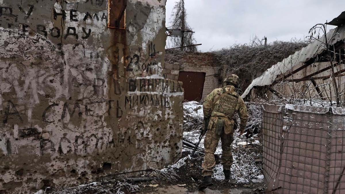 soldato-ucraina Ucraina, stanotte abbiamo rischiato un disastro nucleare che sarebbe stato 10 volte Chernobyl