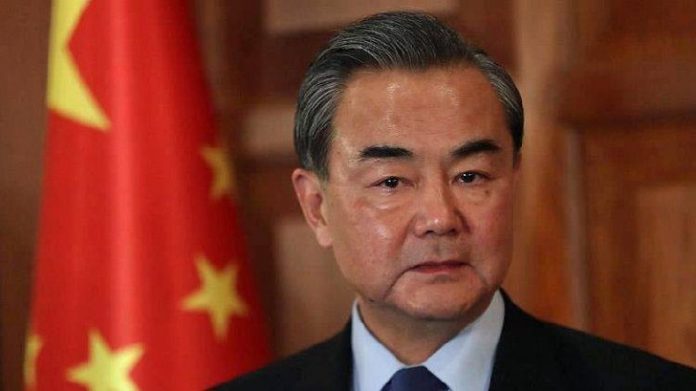 Ucraina, la Cina vuole la pace: "Stop ai combattimenti, la soluzione è il dialogo" Ucraina, la Cina vuole la pace: "Stop ai combattimenti, la soluzione è il dialogo"