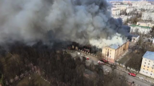Tver, incendio nella città russa dove si trova l’Istituto di ricerca per la difesa aerospaziale che produce missili Tver, incendio nella città russa dove si trova l’Istituto di ricerca per la difesa aerospaziale che produce missili