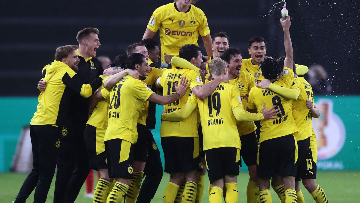 3132126-64198248-2560-1440 La censura russa travolge anche lo sport: MatchTV ha interrotto la partita di Bundesliga per messaggi pro Ucraina