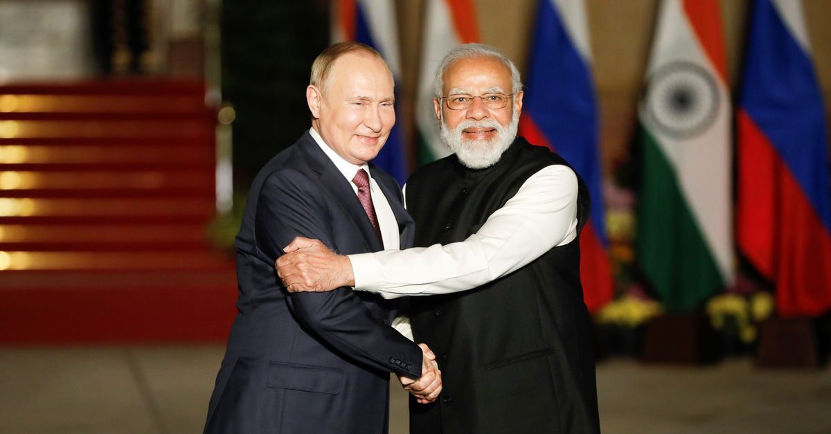 Putin parla con Modi e smentisce di avere  in programma un colloquio con Macron