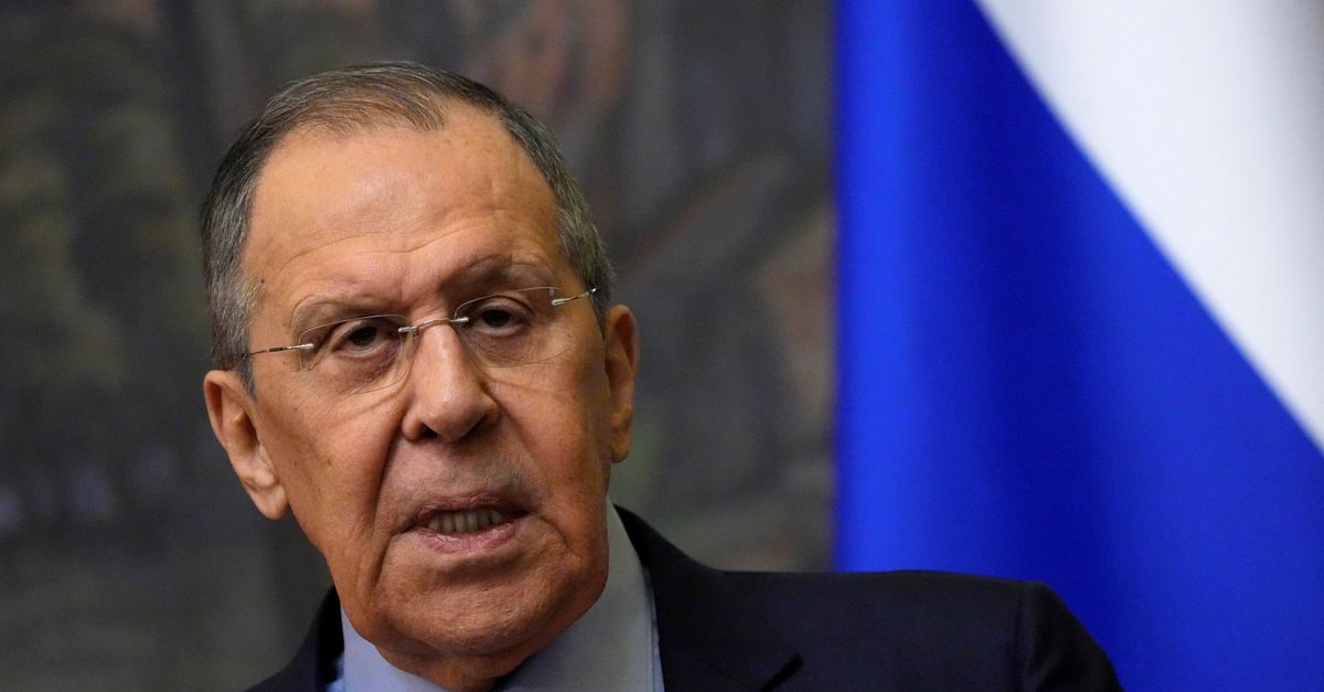 Lavrov: "L'Occidente ha dichiarato guerra ibrida totale alla Russia"