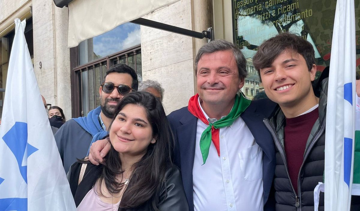25 aprile, Calenda fa un record: nel suo discorso per la Liberazione non pronuncia mai le parole fascismo e Mussolini 25 aprile, Calenda fa un record: nel suo discorso per la Liberazione non pronuncia mai le parole fascismo e Mussolini