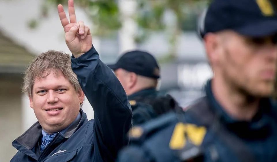 Svezia, Rasmus Paludan cerca consensi: l'ultrà di destra che brucia il Corano è in tour