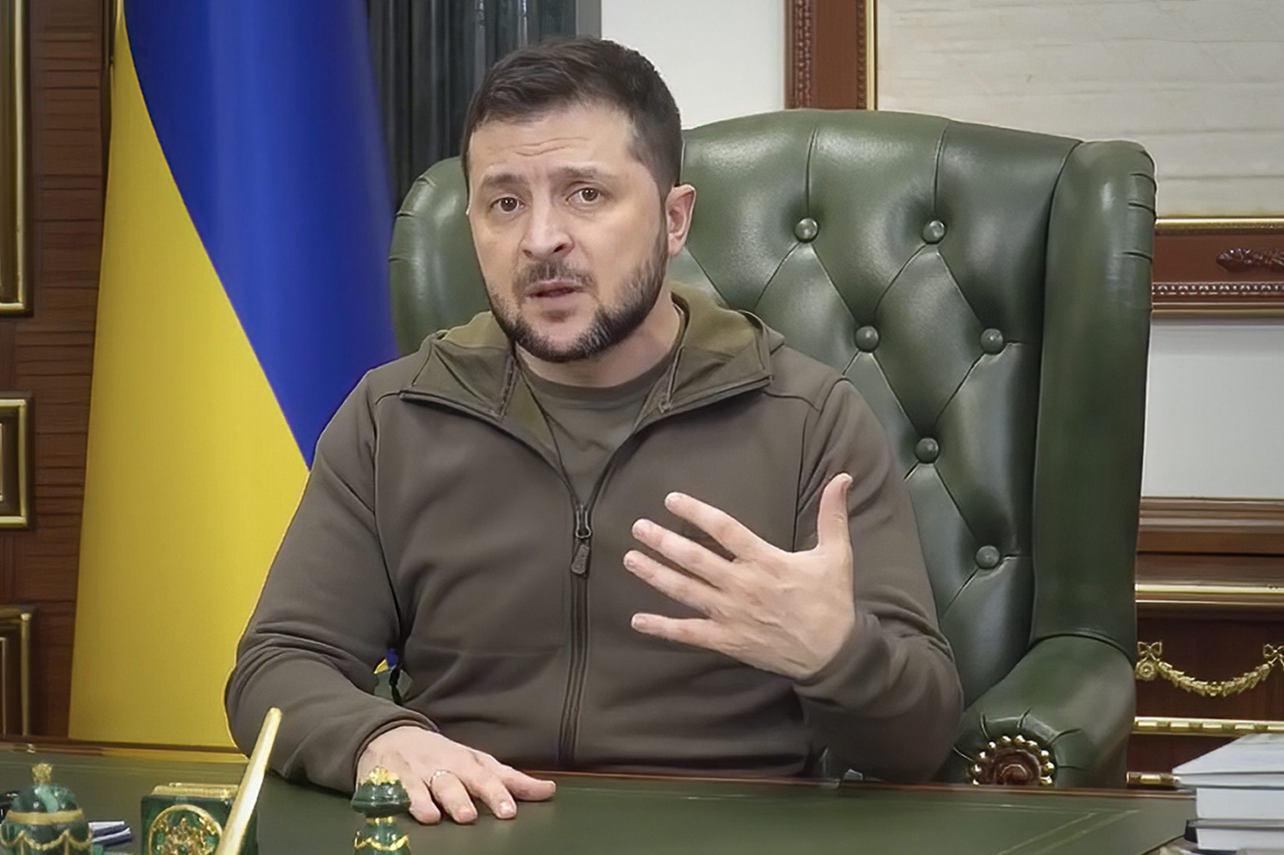 Zelensky alle ambasciate: "Tornate a Kiev, abbiamo bisogno del vostro sostegno"