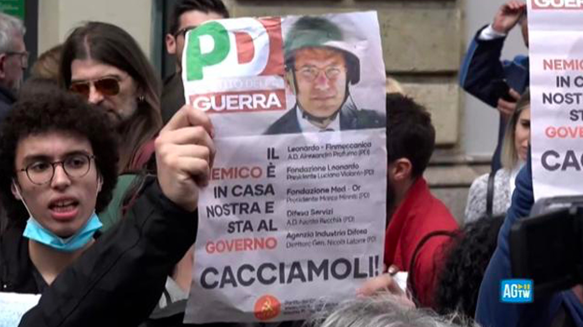 letta-contestato-milano 25 aprile, Letta contestato da alcuni estremisti. Lui replica: "L’antifascismo è casa nostra"