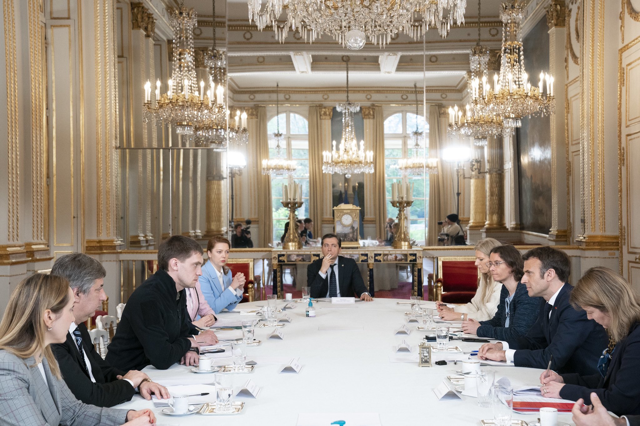 Ucraina, Macron riceve all’Eliseo il sindaco di Melitopol che era stato rapito dai russi