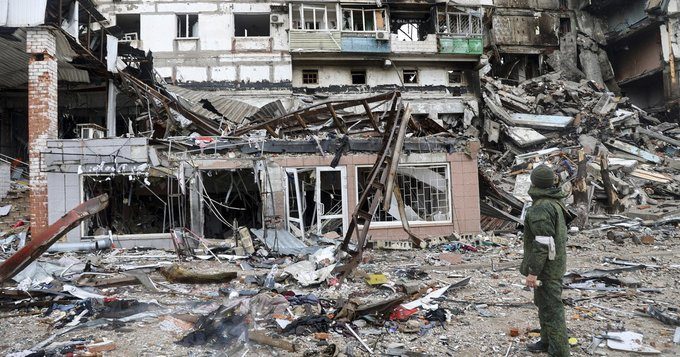 Ucraina, Mariupol chiusa dai russi: necessario il pass per gli spostamenti