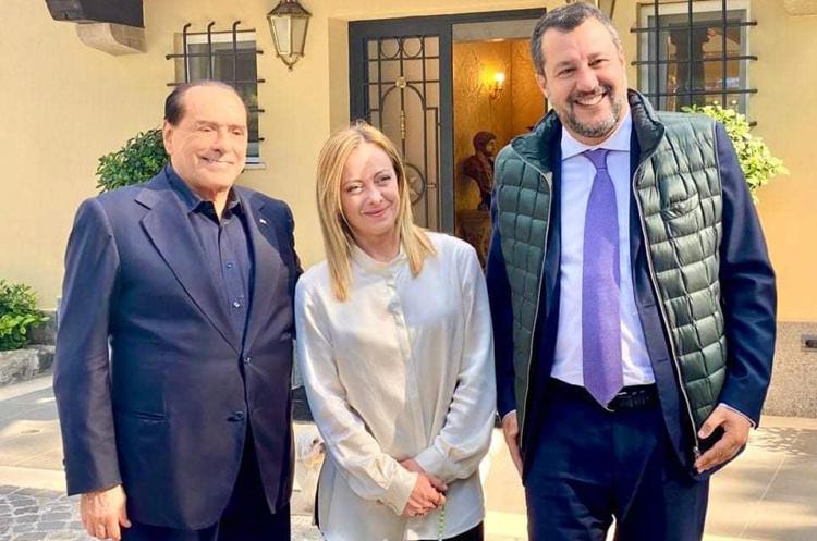 Salvini tenta di ricucire il centrodestra dopo le liti: "Dobbiamo costruire il programma del prossimo governo"