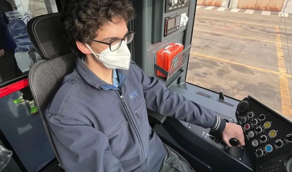 samuele Torino, scoperto il figlio del direttore della Gtt guidare l'autobus senza patente