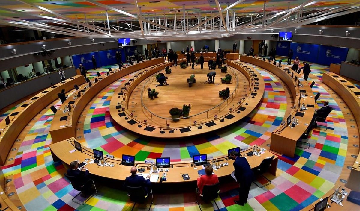 Russia, nuove sanzioni in arrivo da Ue e Usa: Mosca vieta l'ingresso ai leader europei Russia, nuove sanzioni in arrivo da Ue e Usa: Mosca vieta l'ingresso ai leader europei