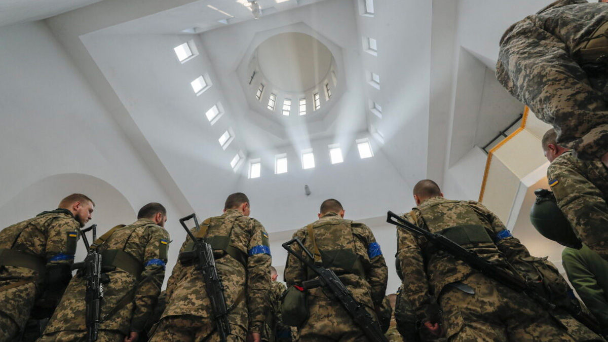 Guerra in Ucraina, Londra invia mortai e proiettili altamente esplosivi ai militari di Kiev Guerra in Ucraina, Londra invia mortai e proiettili altamente esplosivi ai militari di Kiev
